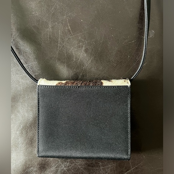 Cowhide Crossbody Purse w/ detachable strap - Picture 5 of 6